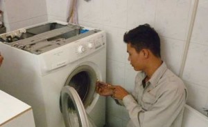 Vệ sinh máy giặt tại Quán Thánh
